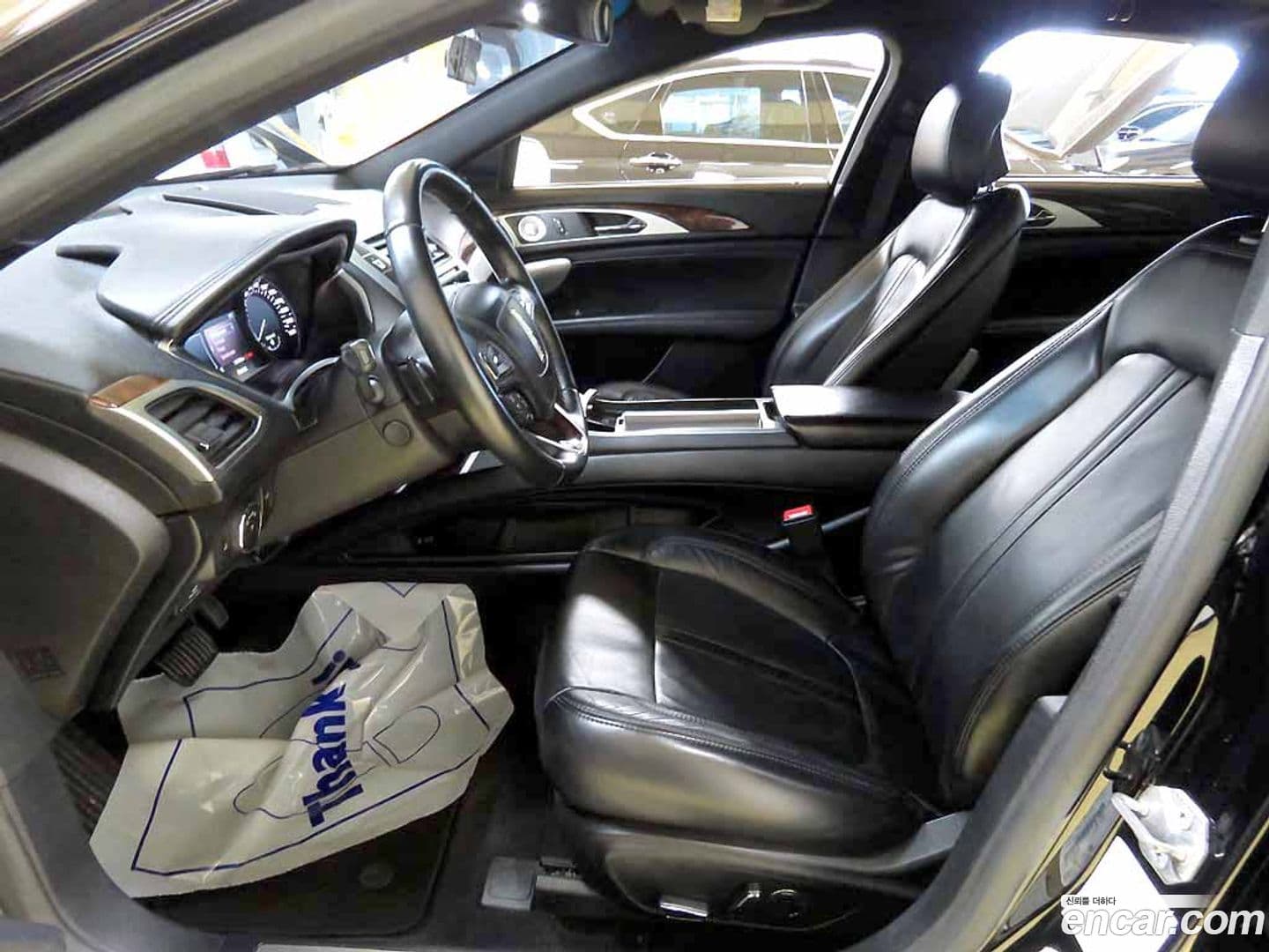 Main__Slider__Photo:MKZ Lincoln 2016.9-4