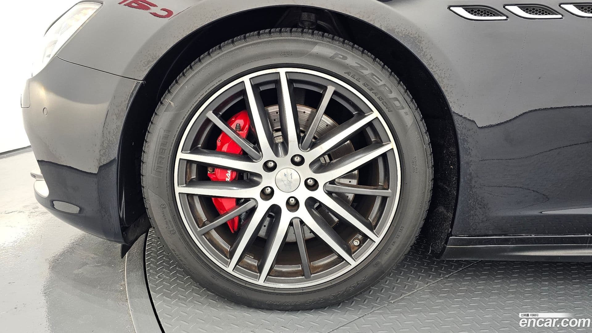 Main__Slider__Photo:Ghibli Maserati 2015.7-4