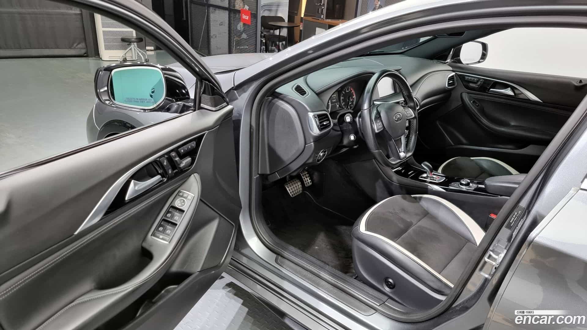 Q30 Infiniti 2019.3-INNER-010