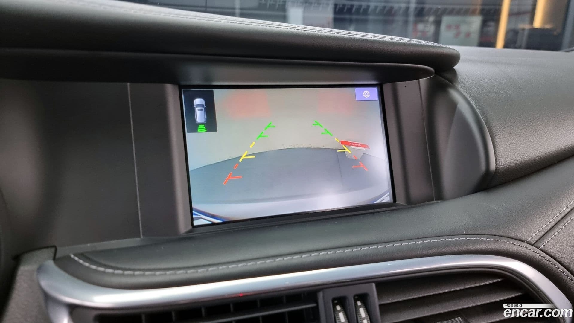 Main__Slider__Photo:Q30 Infiniti 2019.3-16