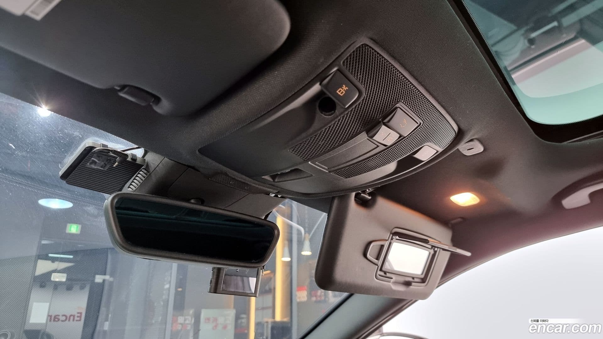 Main__Slider__Photo:Q30 Infiniti 2019.3-17