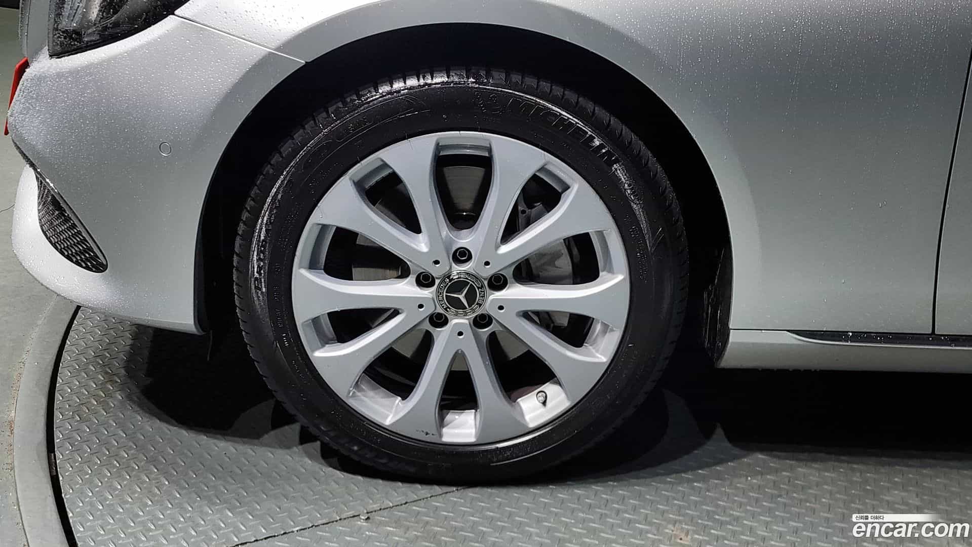 E-Class Mercedes-Benz 2017.10-OUTER-005