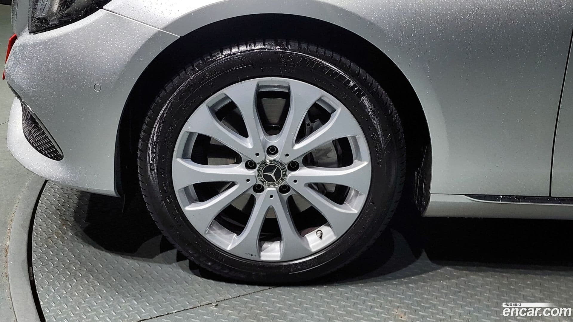 Main__Slider__Photo:E-Class Mercedes-Benz 2017.10-4