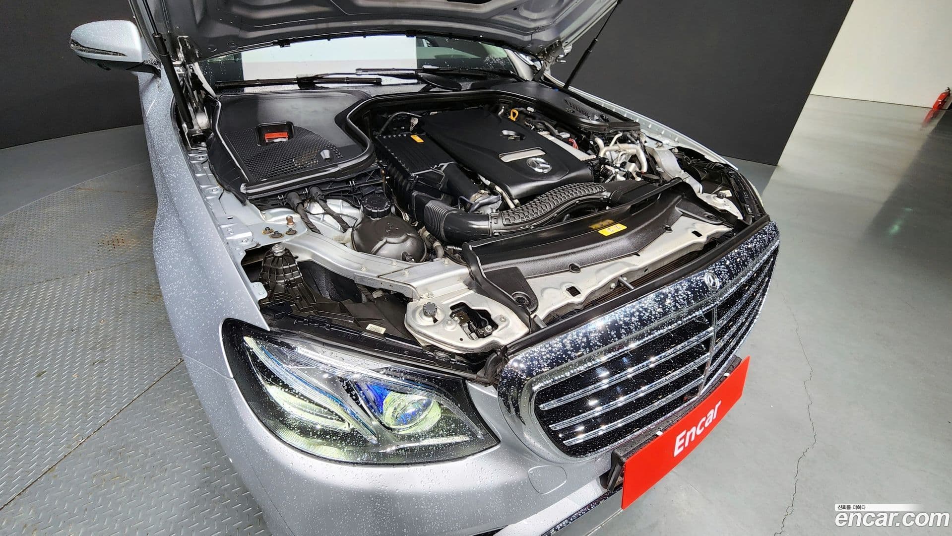 Main__Slider__Photo:E-Class Mercedes-Benz 2017.10-5