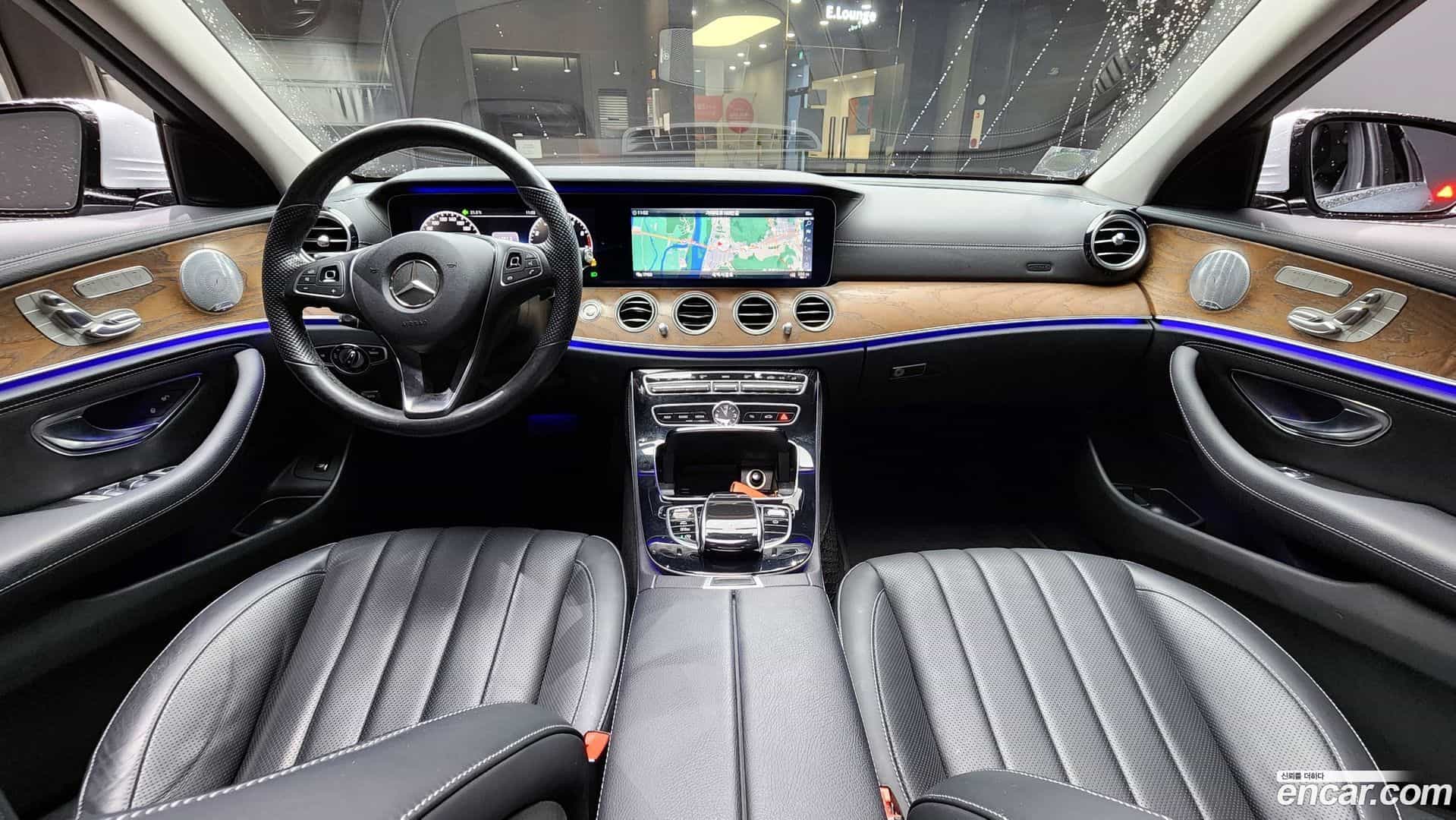 E-Class Mercedes-Benz 2017.10-INNER-007