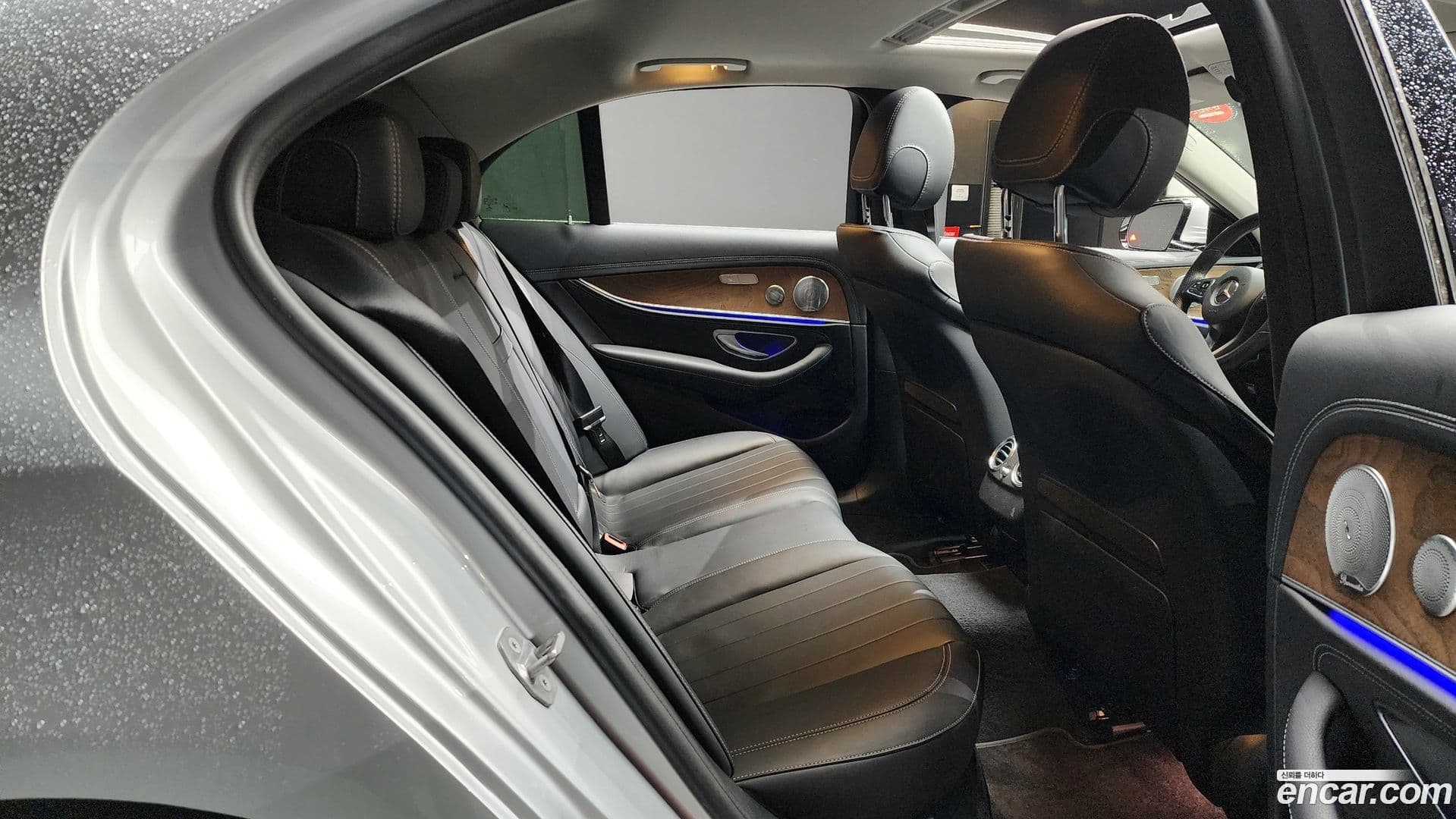 Main__Slider__Photo:E-Class Mercedes-Benz 2017.10-11