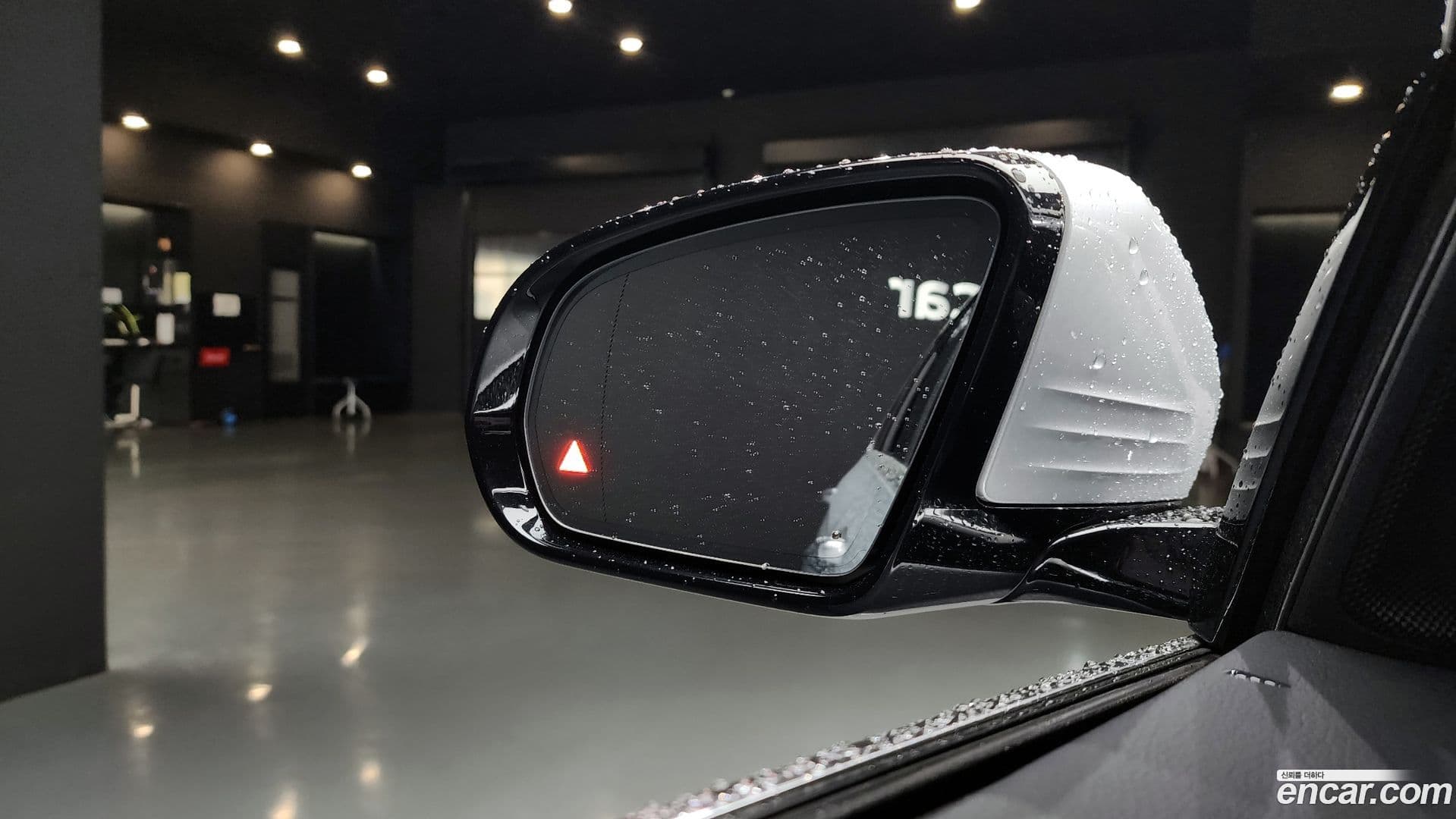 Main__Slider__Photo:E-Class Mercedes-Benz 2017.10-17