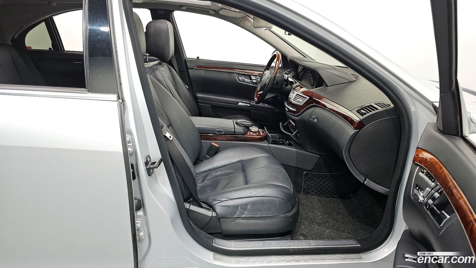 Main__Slider__Photo:S-Class Mercedes-Benz 2008.4-10