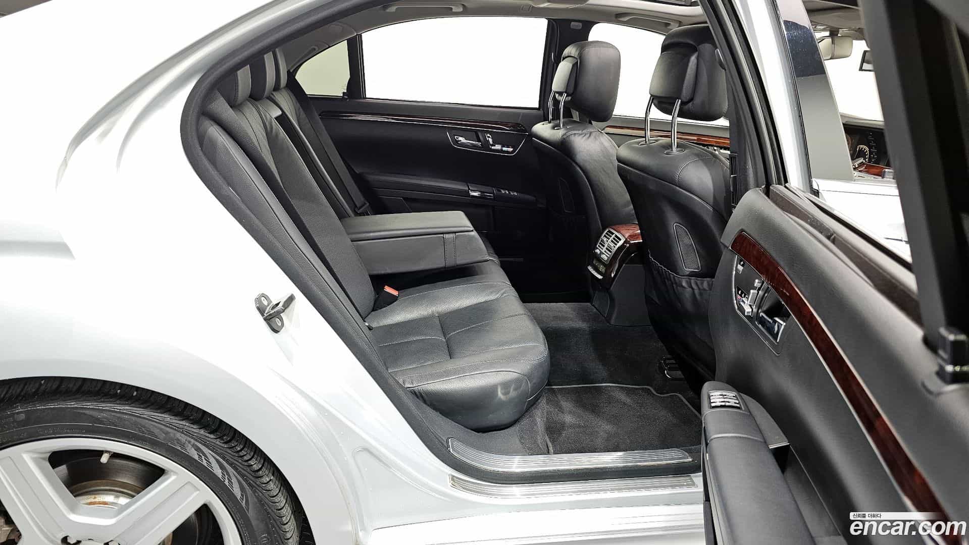 S-Class Mercedes-Benz 2008.4-OPTION-016