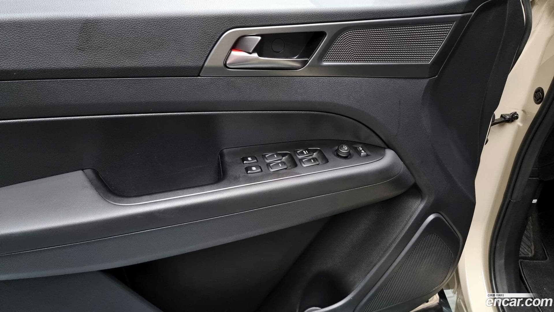 Main__Slider__Photo:Rexton KG_Mobility_Ssangyong 2024.7-16