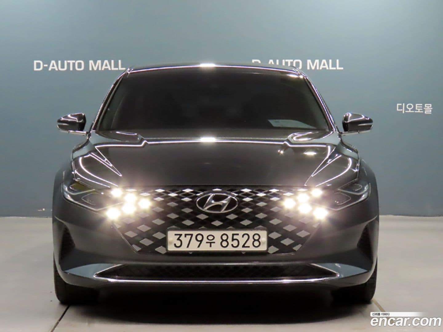 Main__Slider__Photo:Grandeur Hyundai 2020.3-1