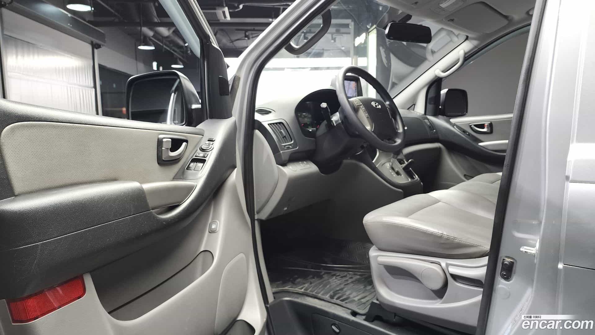 Starex Hyundai 2014.1-INNER-010