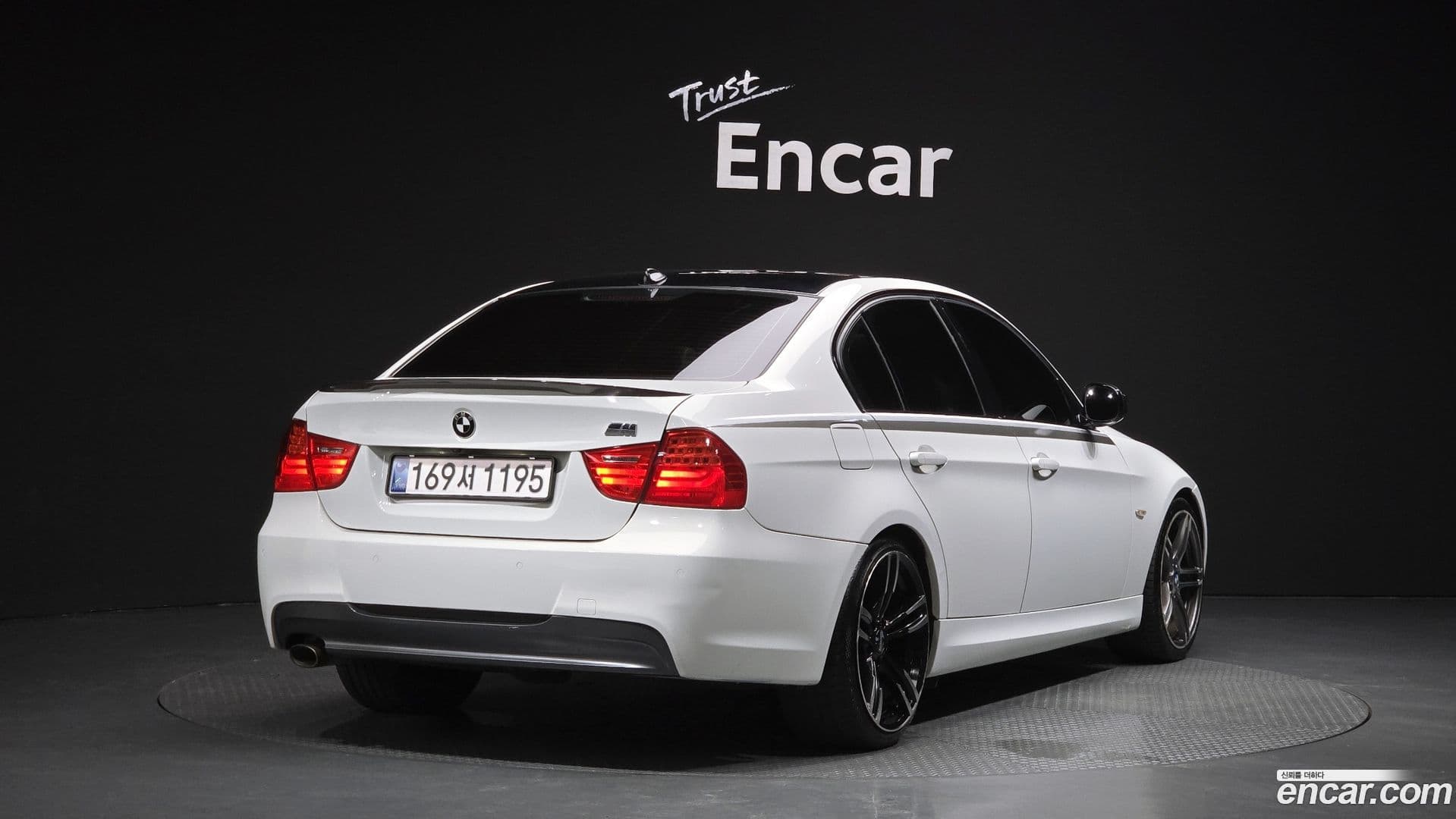 Main__Slider__Photo:3-Series BMW 2011.2-1