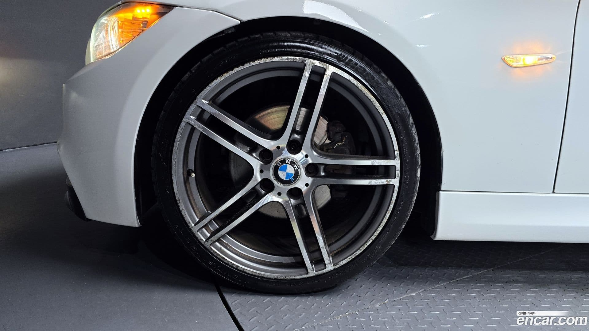 Main__Slider__Photo:3-Series BMW 2011.2-4