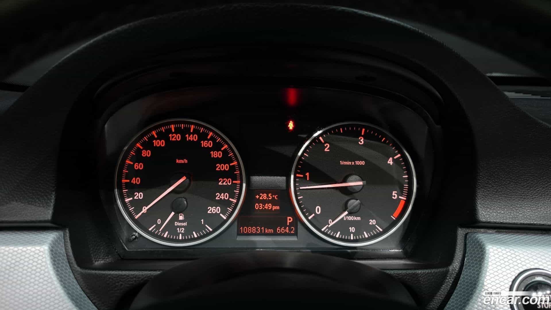 3-Series BMW 2011.2-INNER-008