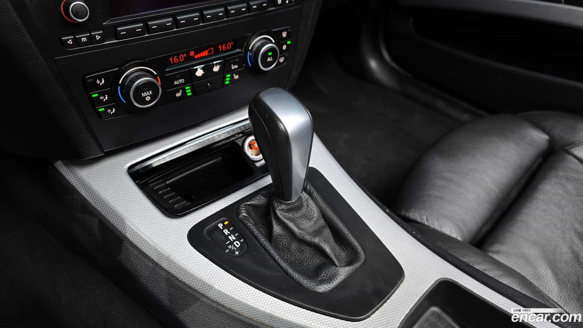 3-Series BMW 2011.2-INNER-009