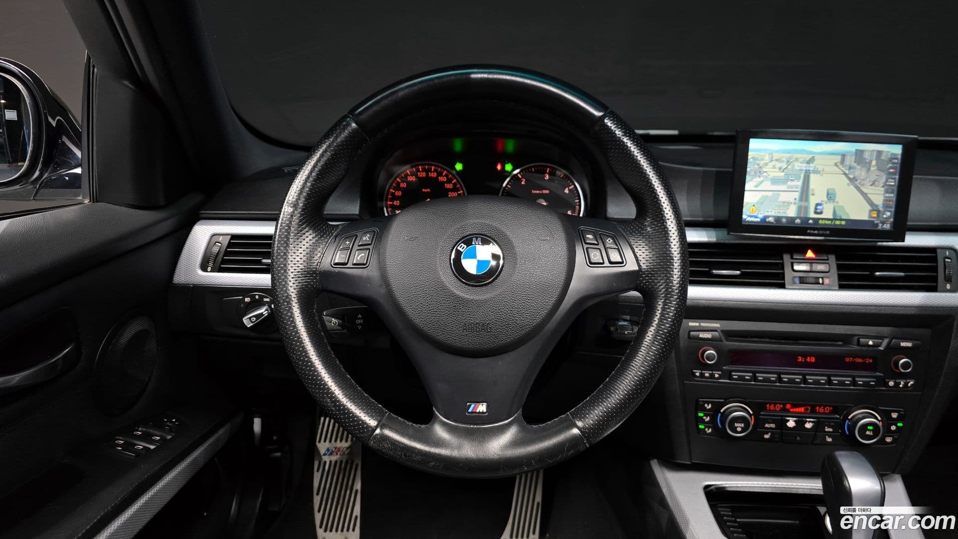 Main__Slider__Photo:3-Series BMW 2011.2-12