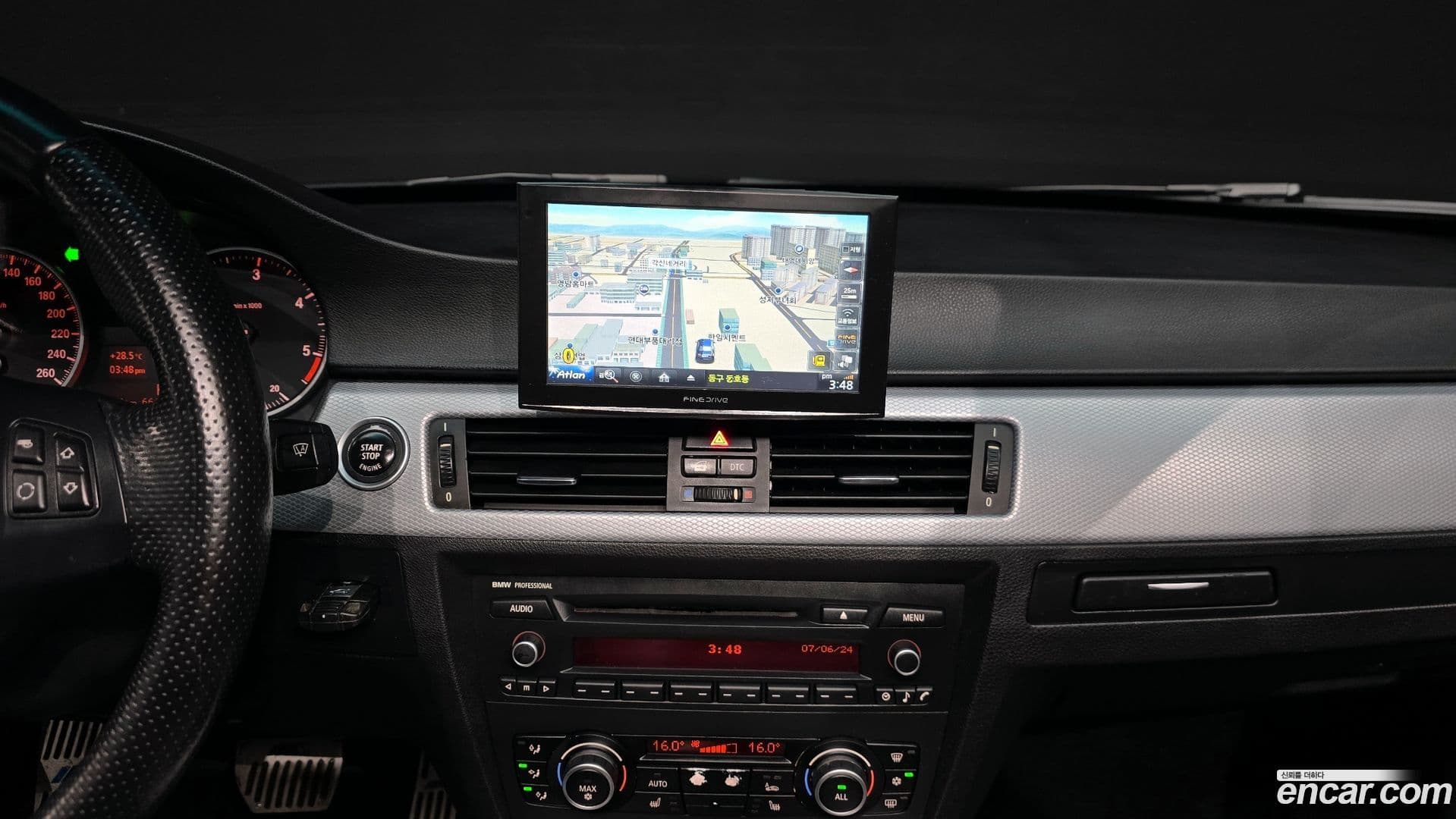 Main__Slider__Photo:3-Series BMW 2011.2-14