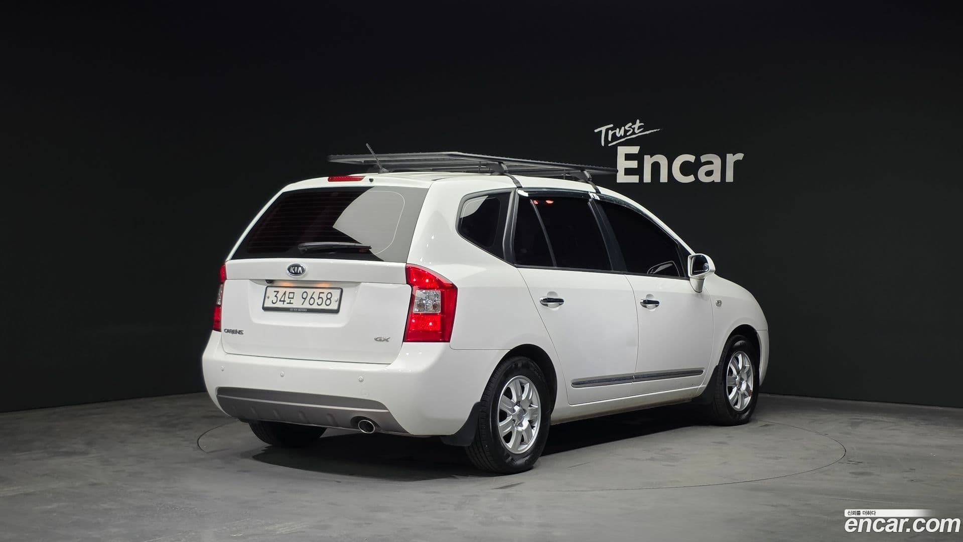 Main__Slider__Photo:Carens Kia 2013.1-1