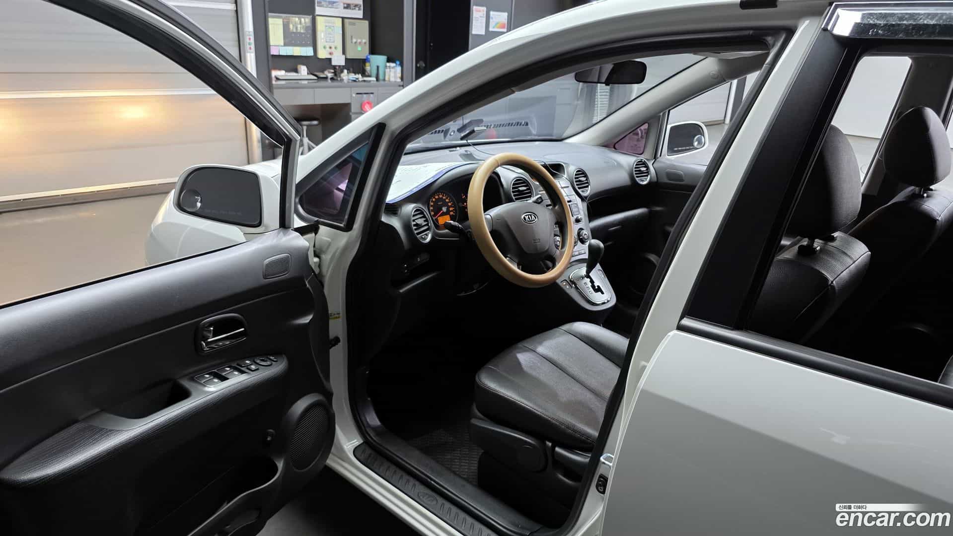 Carens Kia 2013.1-INNER-010