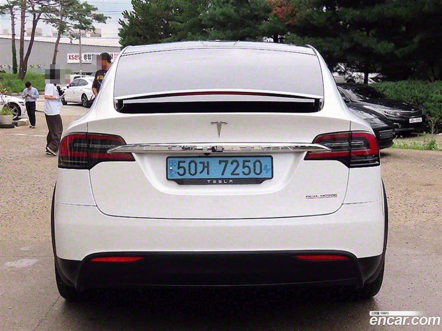 Model X Tesla 2019.8-OUTER-004