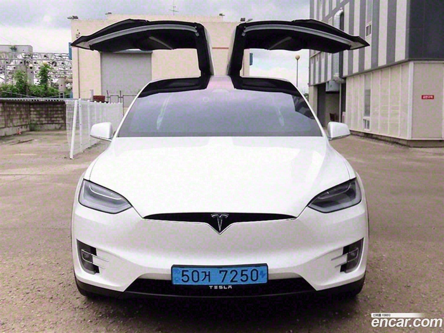 Main__Slider__Photo:Model X Tesla 2019.8-4