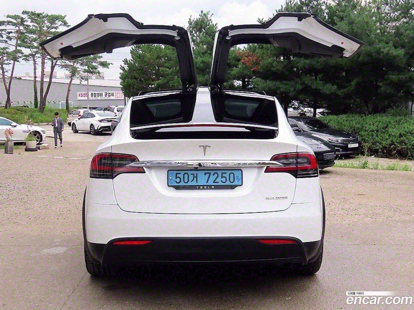 Main__Slider__Photo:Model X Tesla 2019.8-7