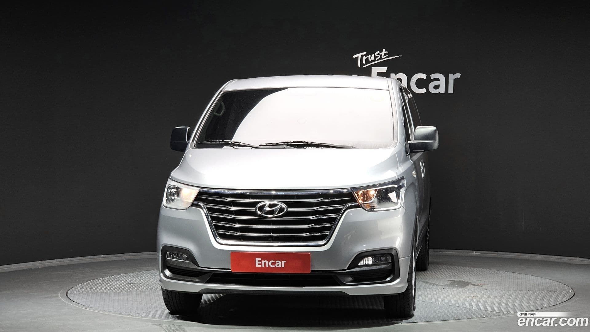 Main__Slider__Photo:Starex Hyundai 2019.4-2