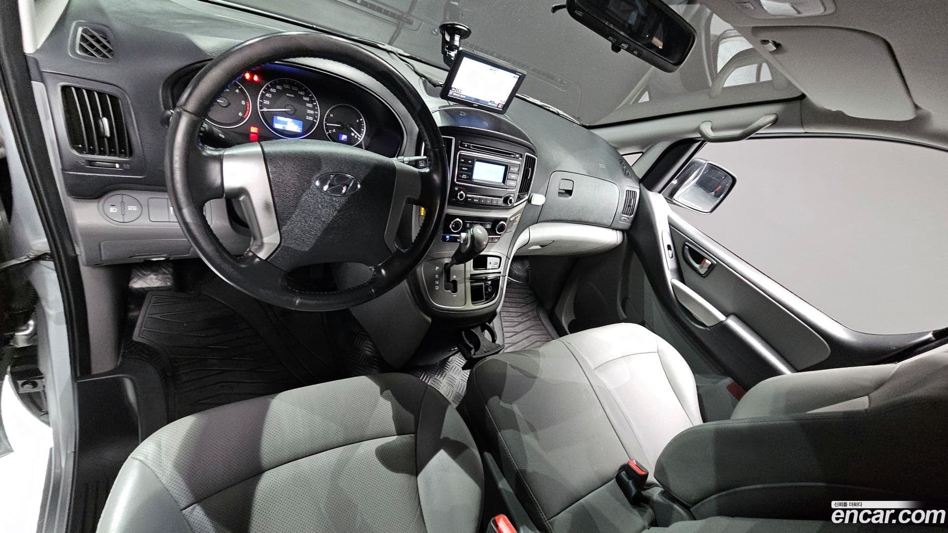 Main__Slider__Photo:Starex Hyundai 2019.4-6