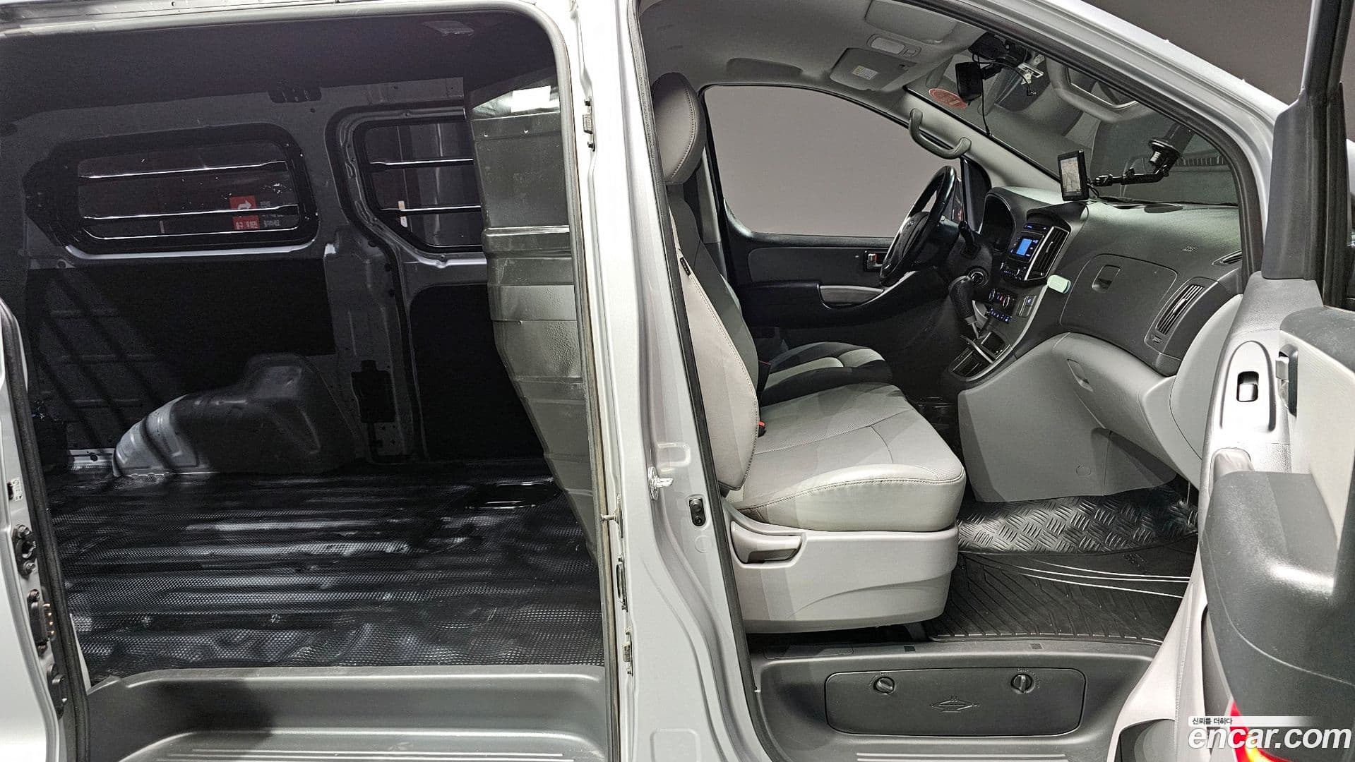 Main__Slider__Photo:Starex Hyundai 2019.4-9