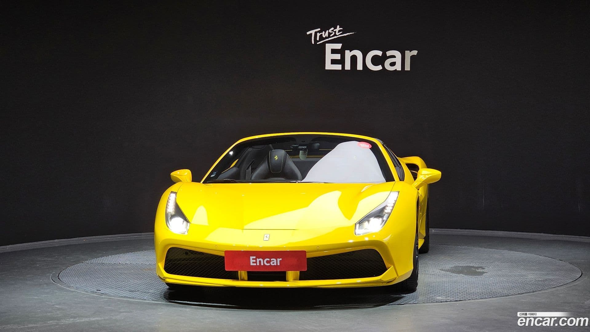 Main__Slider__Photo:488 Ferrari 2016.6-4