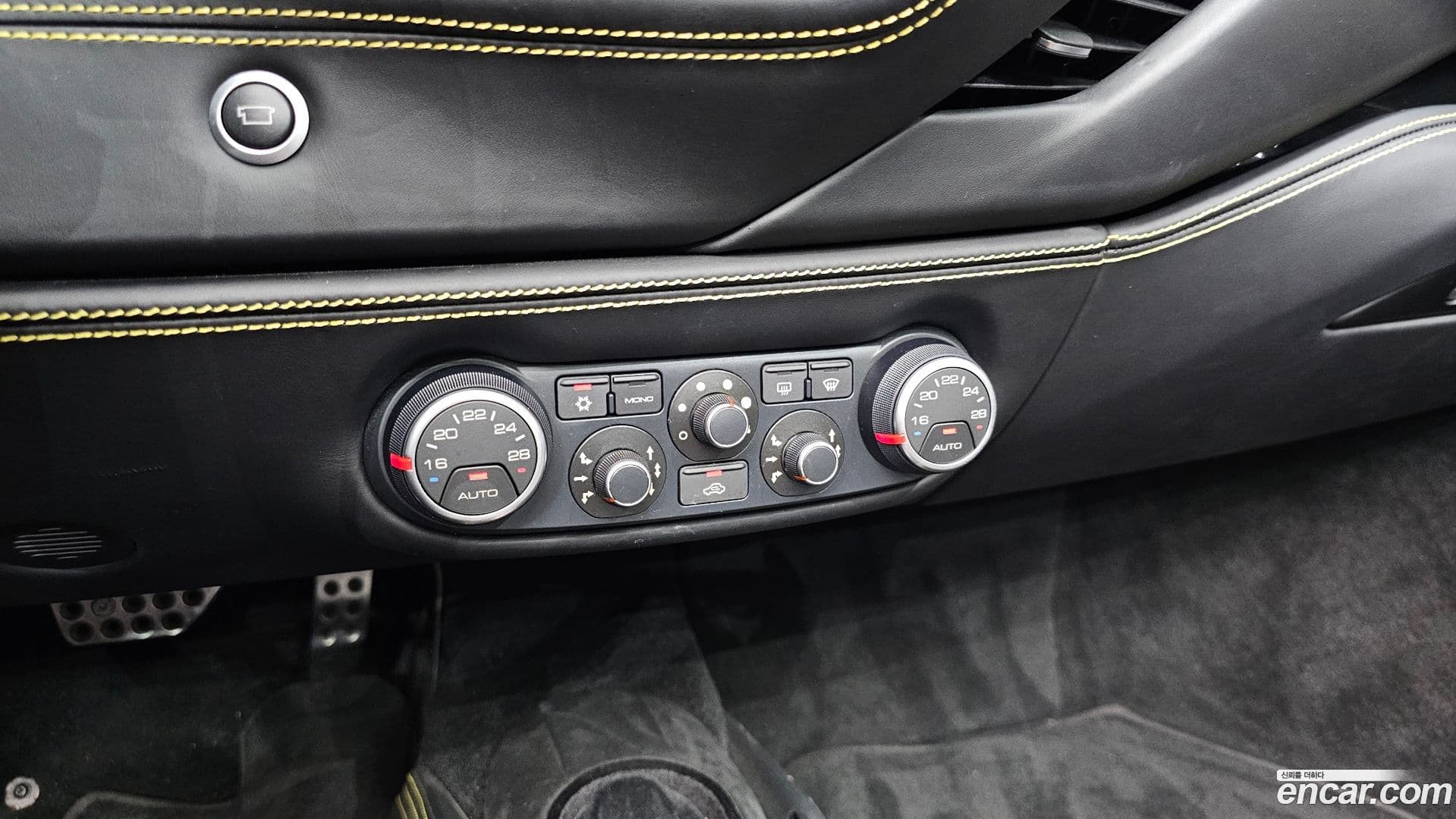 Main__Slider__Photo:488 Ferrari 2016.6-14