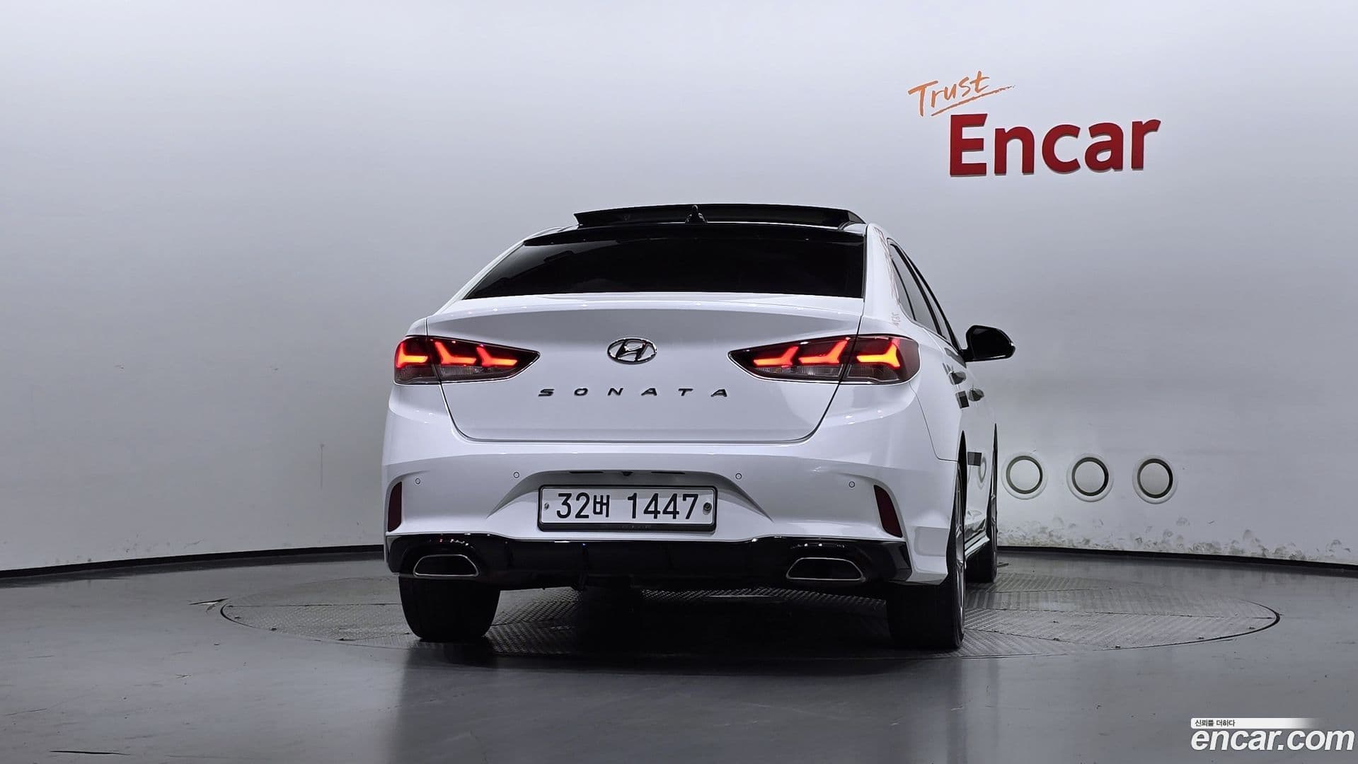 Main__Slider__Photo:Sonata Hyundai 2018.1-3