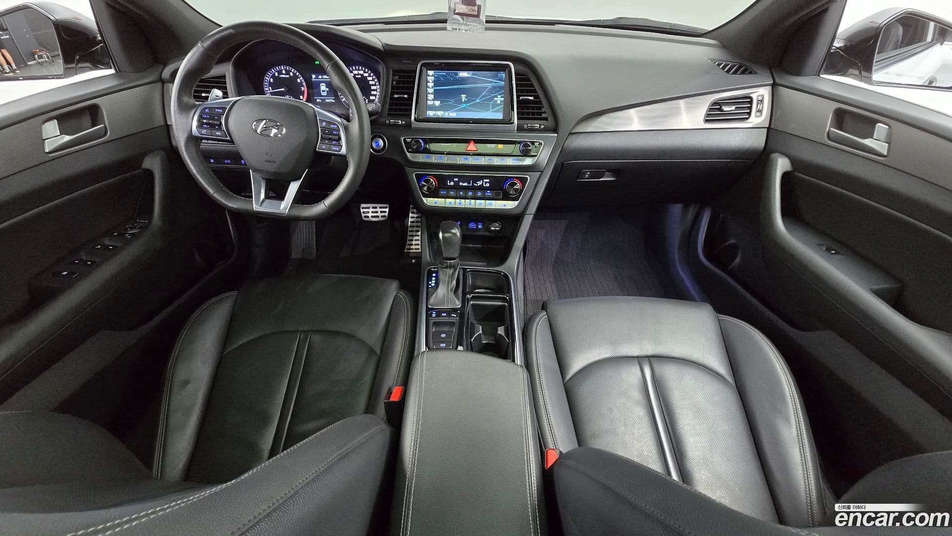 Main__Slider__Photo:Sonata Hyundai 2018.1-6