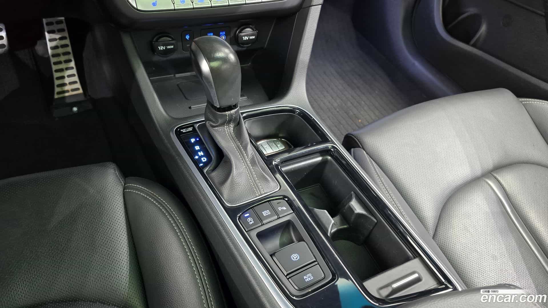 Sonata Hyundai 2018.1-INNER-009