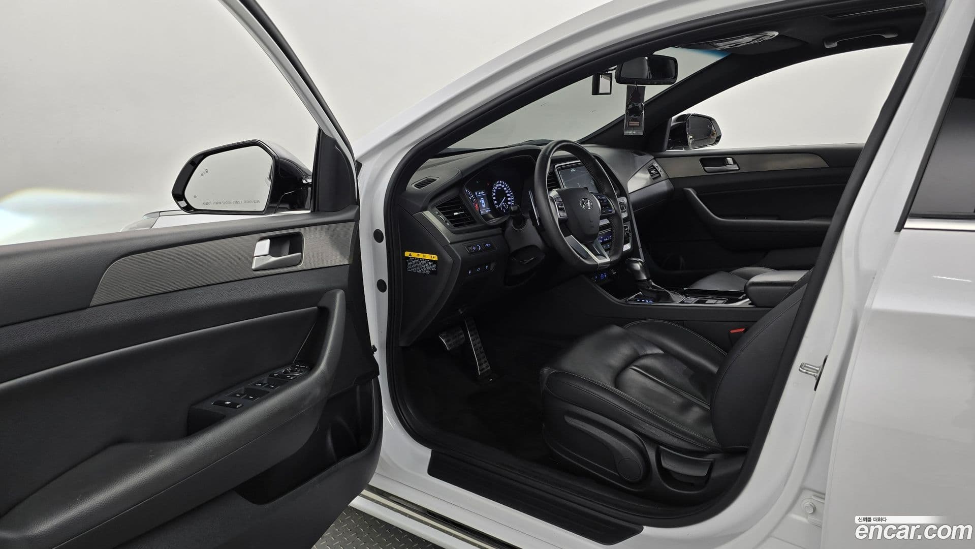 Main__Slider__Photo:Sonata Hyundai 2018.1-9