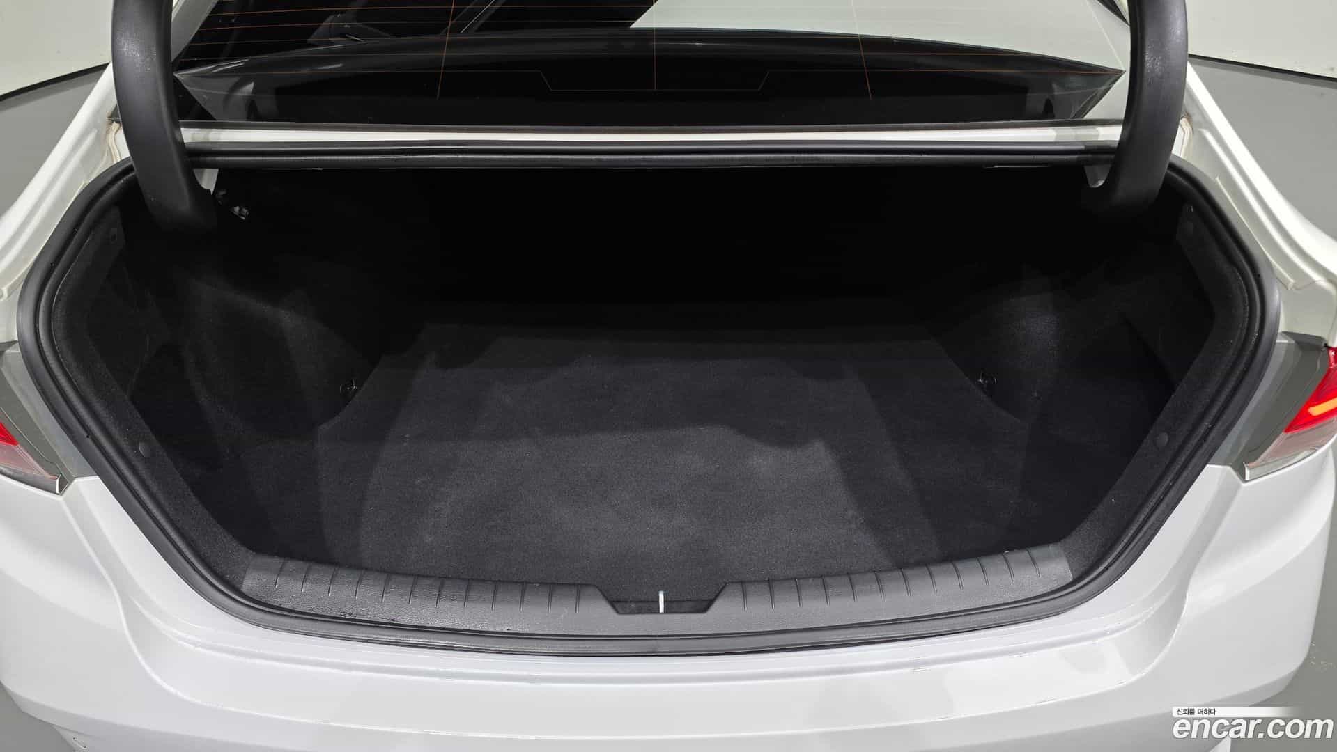 Sonata Hyundai 2018.1-OPTION-024