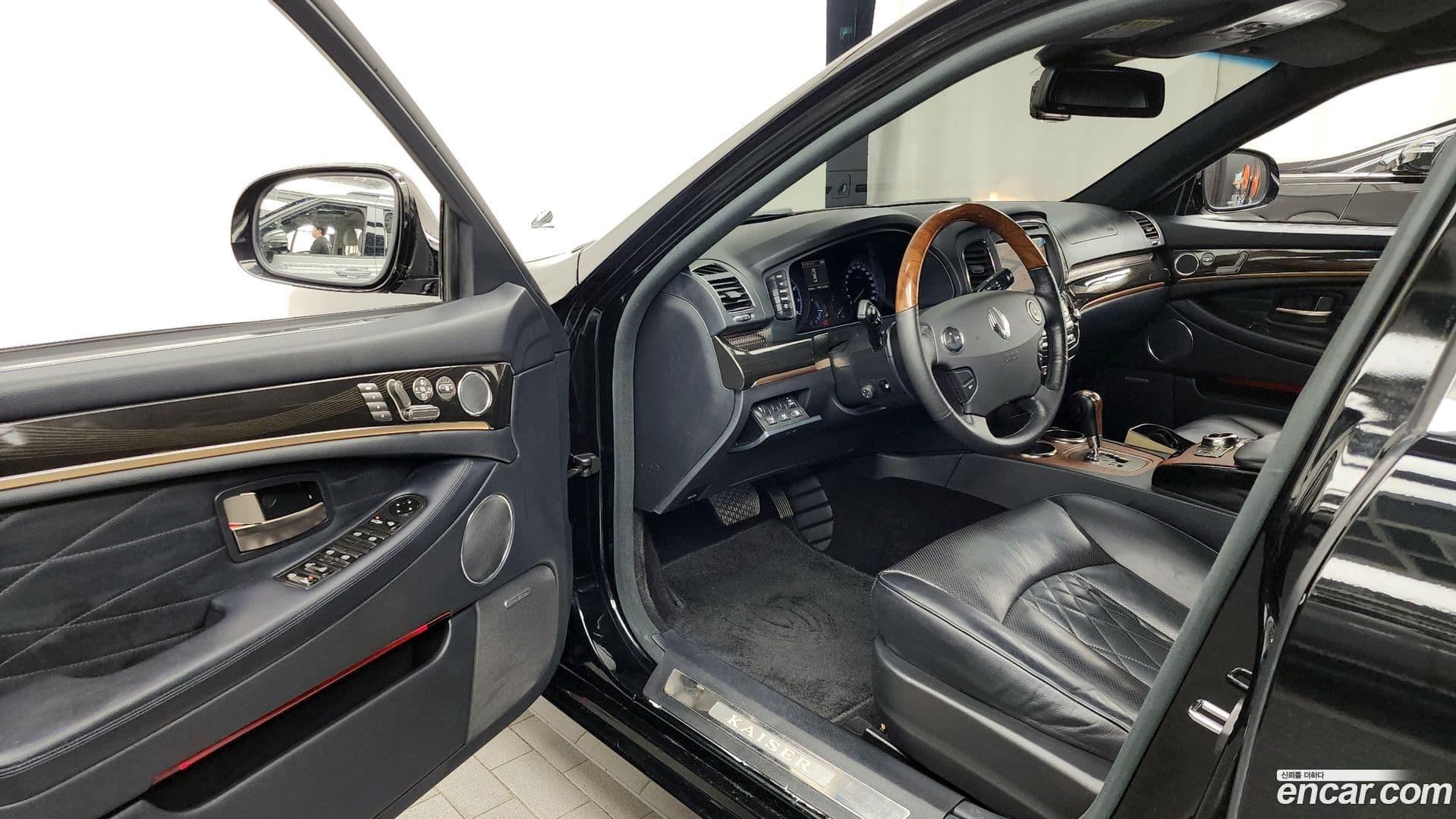 Main__Slider__Photo:Chairman KG_Mobility_Ssangyong 2016.7-9