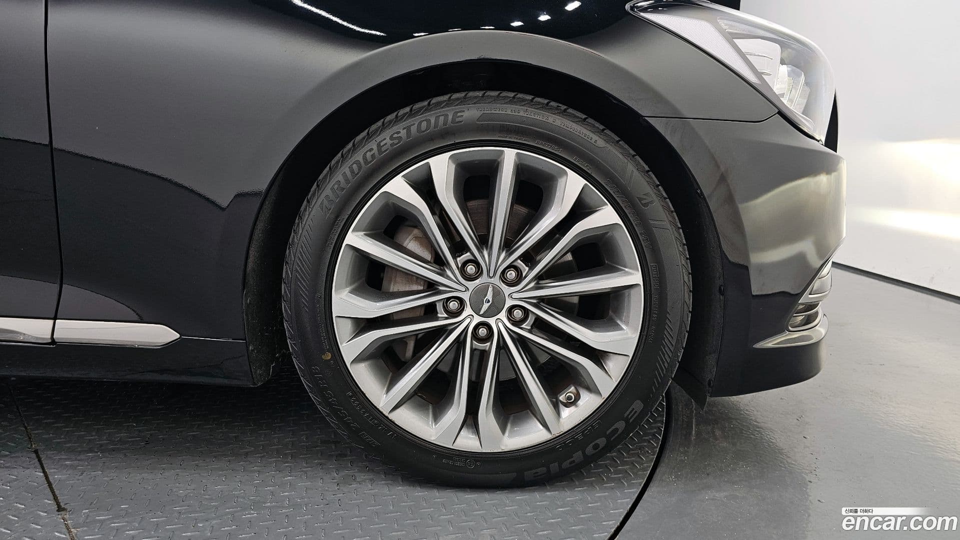 Main__Slider__Photo:Genesis Hyundai 2014.9-4