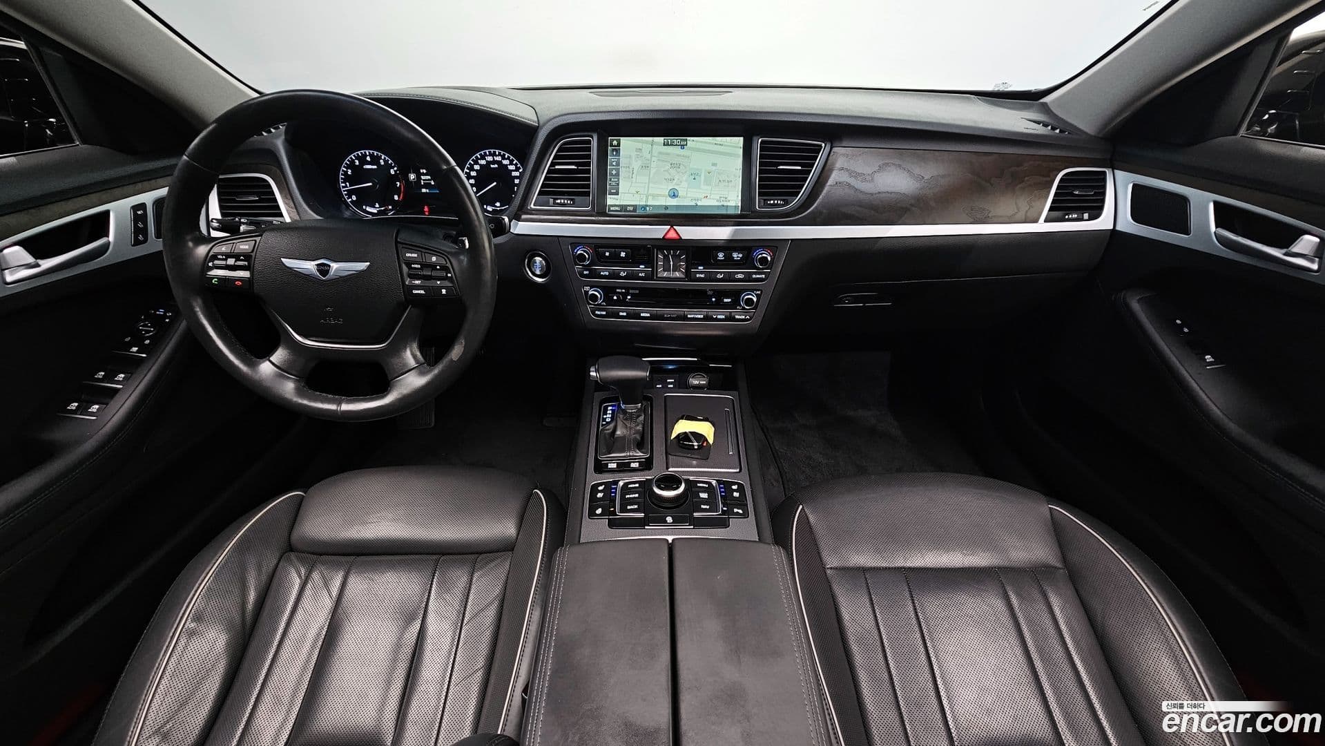 Main__Slider__Photo:Genesis Hyundai 2014.9-6