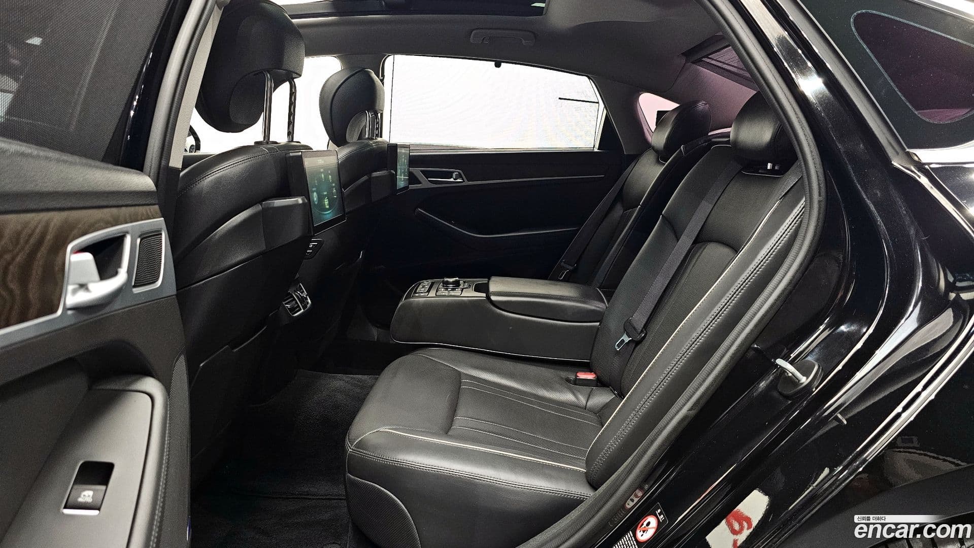 Main__Slider__Photo:Genesis Hyundai 2014.9-11