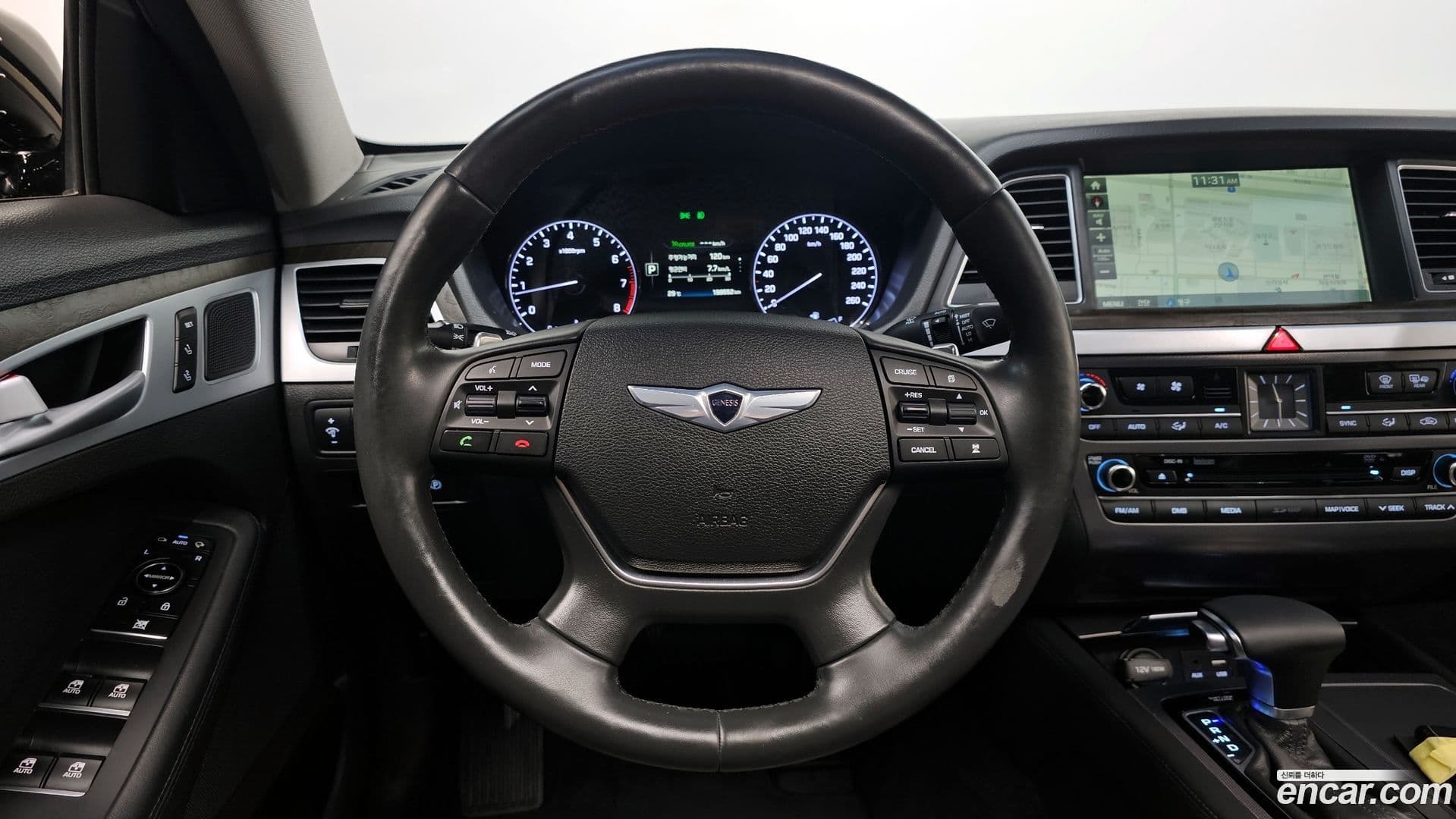 Main__Slider__Photo:Genesis Hyundai 2014.9-12