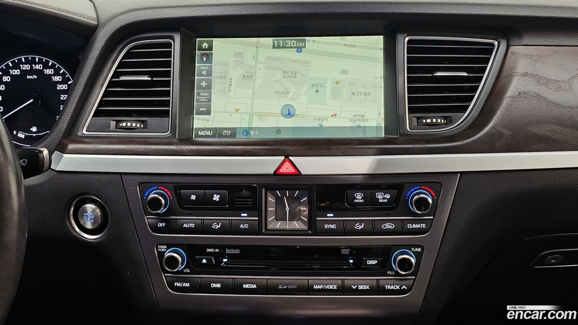 Main__Slider__Photo:Genesis Hyundai 2014.9-13