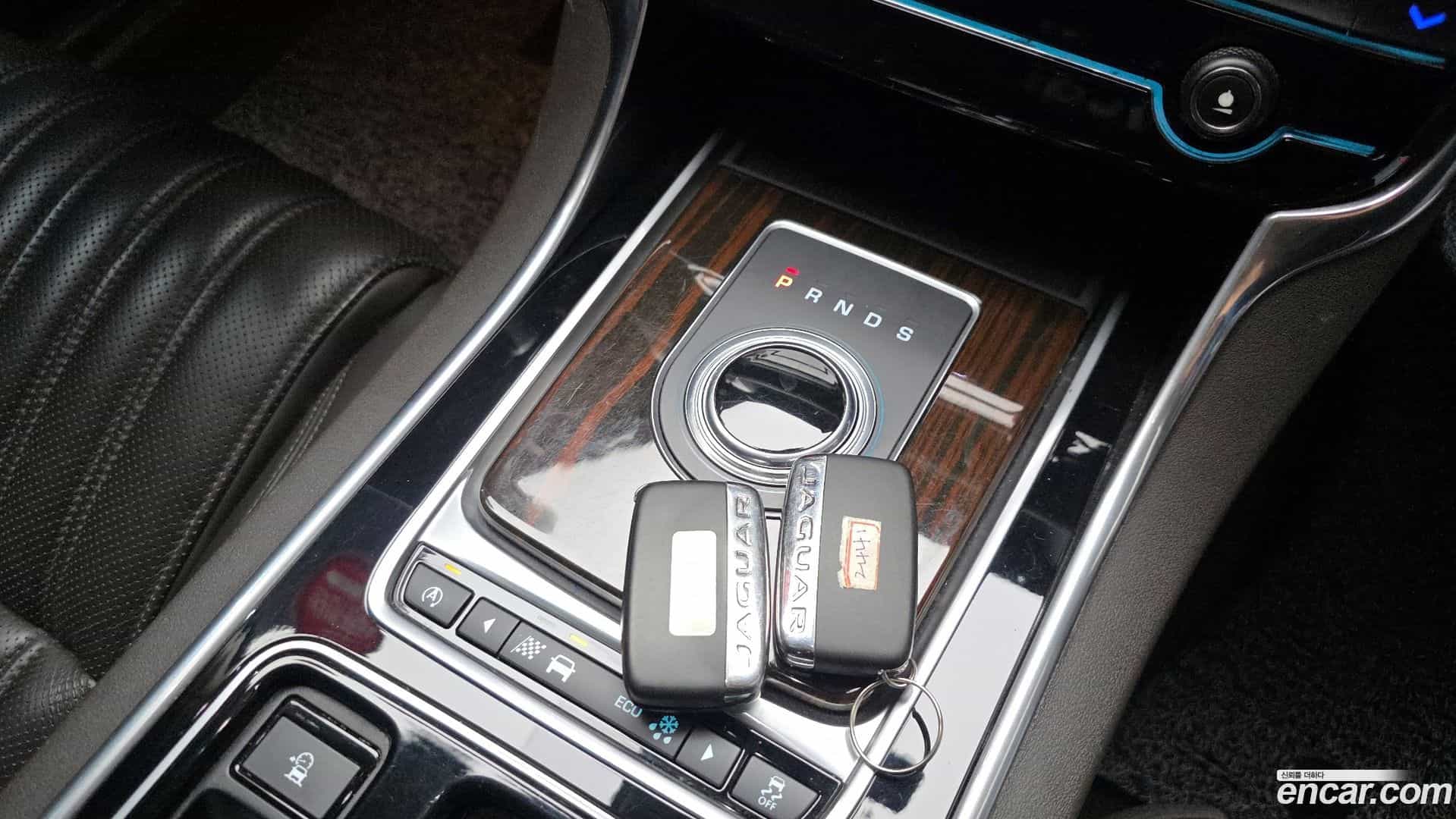 XF Jaguar 2017.2-INNER-009