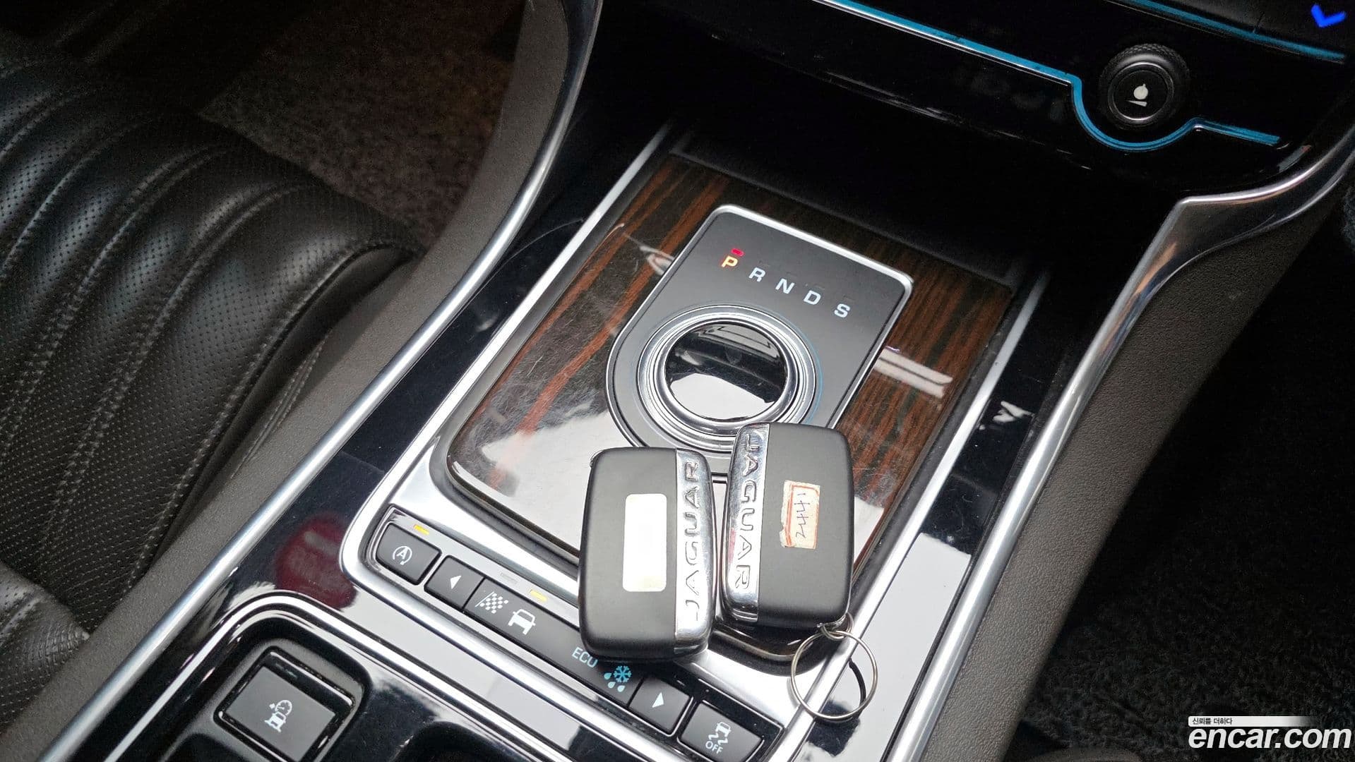 Main__Slider__Photo:XF Jaguar 2017.2-8