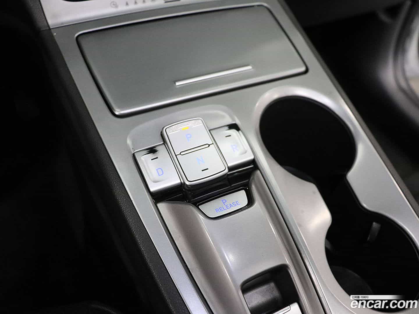 Kona Hyundai 2019.2-INNER-008