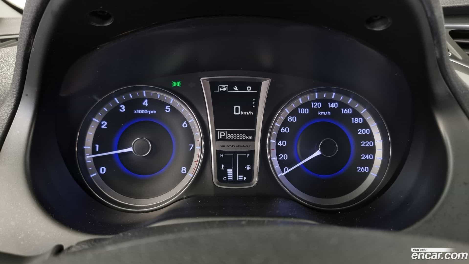 Grandeur Hyundai 2014.6-INNER-008