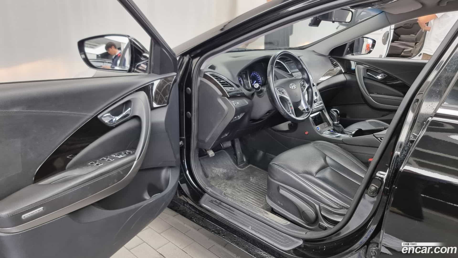 Grandeur Hyundai 2014.6-INNER-010