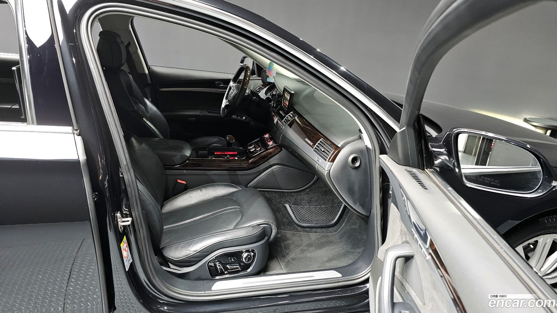 Main__Slider__Photo:A8 Audi 2012.10-10