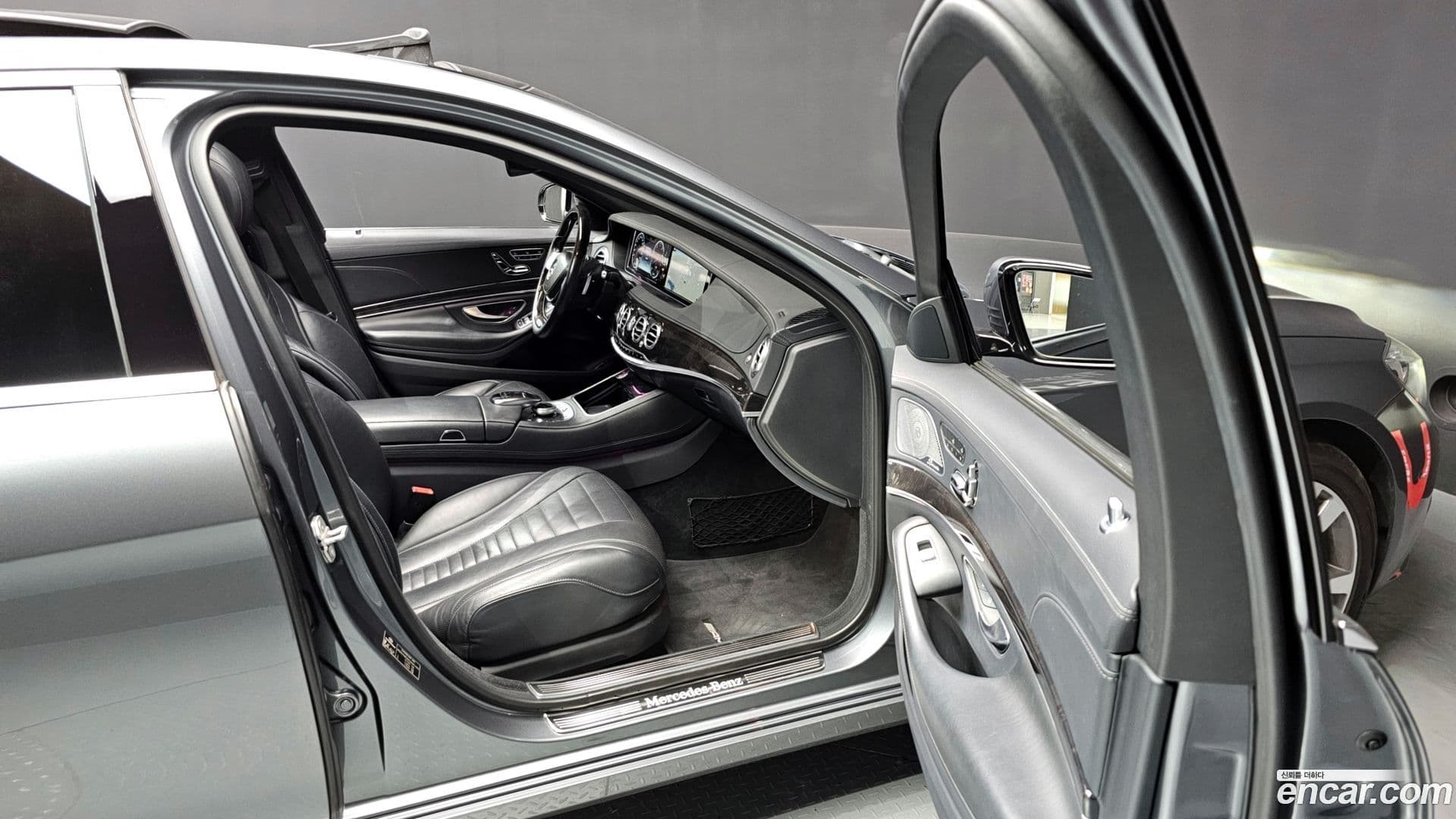 Main__Slider__Photo:S-Class Mercedes-Benz 2016.11-10